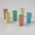 Tupperware pastel bekers